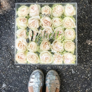 透明なアクリルのハート型の花の包装箱 