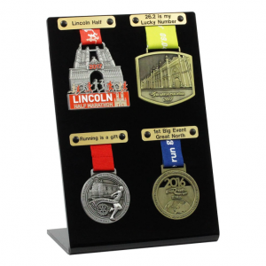4つのメダルのための工場直接販売のデスクトップのアクリルメダル表示 