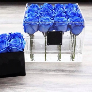 プレキシガラスの花のギフトボックス