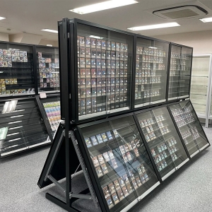 ロック可能な標準TCGカードラック
