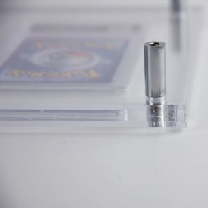 グレード付きTCGカードスラブ用3スロットアクリルディスプレイスタンド（PSA/BGS対応） 