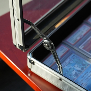 シルバーアルミニウム合金製PSAグレーデッドカード展示ケースメーカー＆卸売サプライヤー 