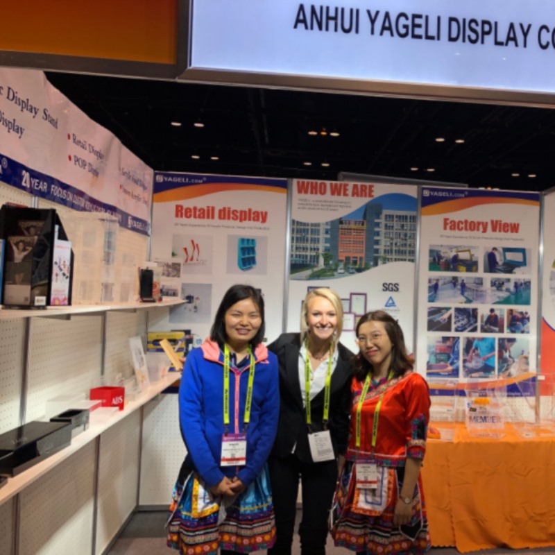 カナダのメーキャップオーガナイザーの顧客の声